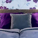 Modern Intimate Studio In The Center