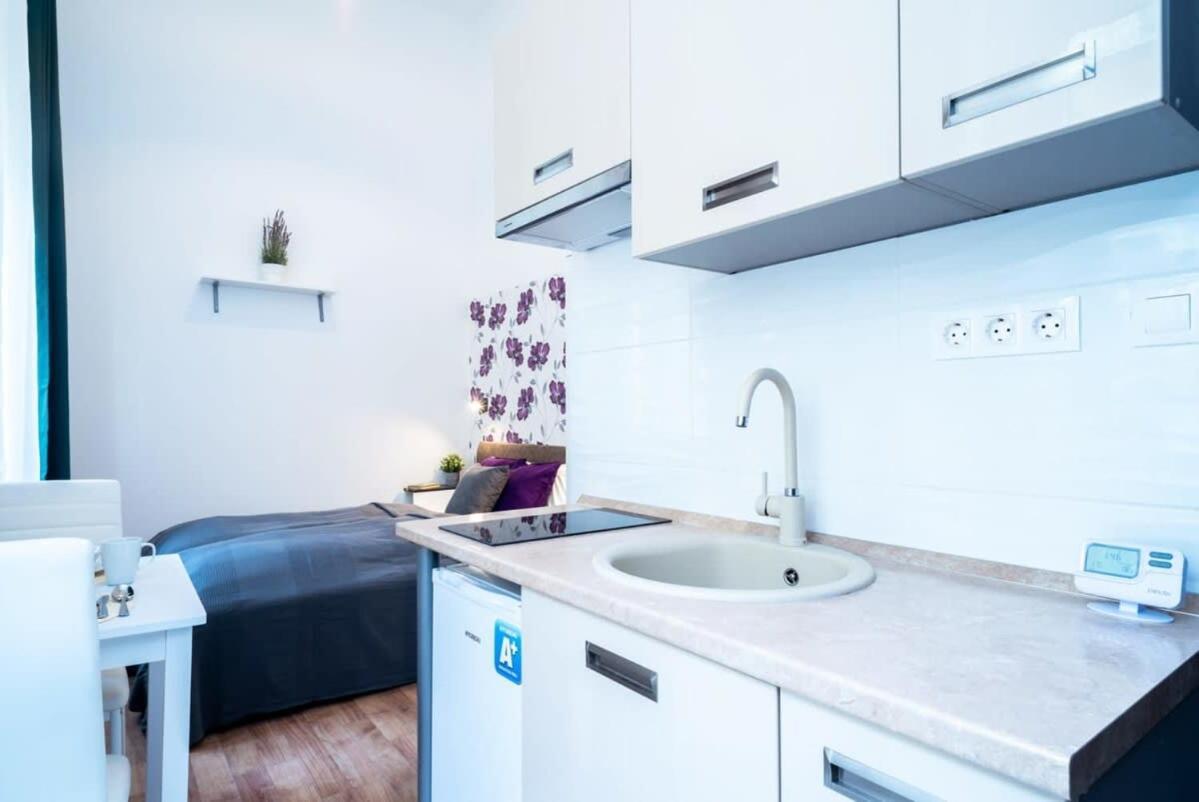 Modern Intimate In The Center Apartment *
